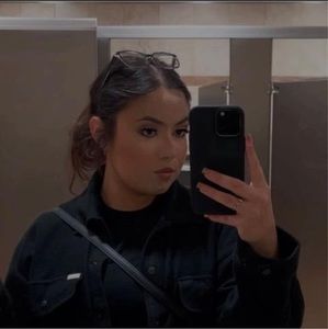 Meet your Posher, Yesenia